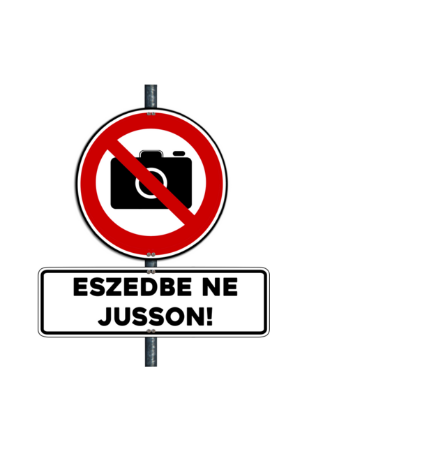  minta világoskék pólón