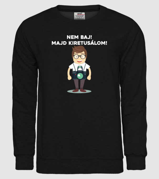  minta fekete pólón