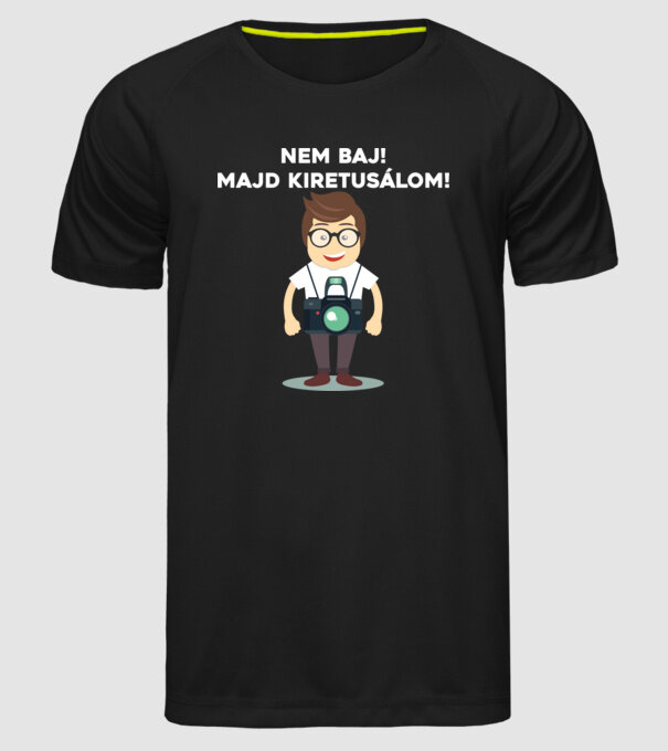  minta fekete pólón
