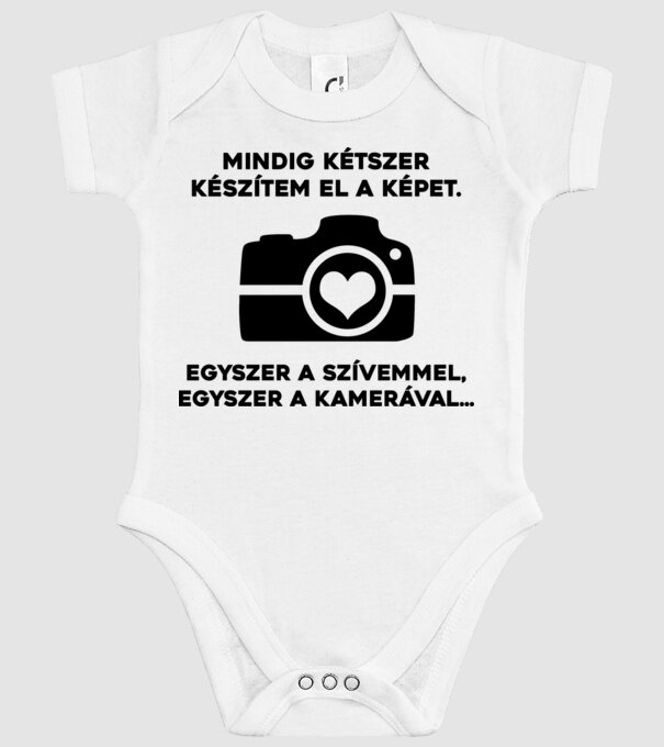  minta fehér pólón