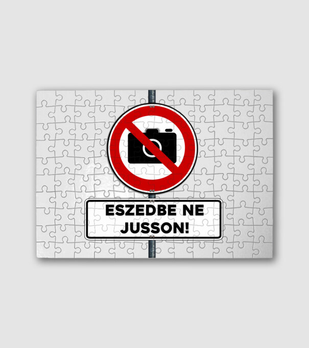  minta fehér pólón