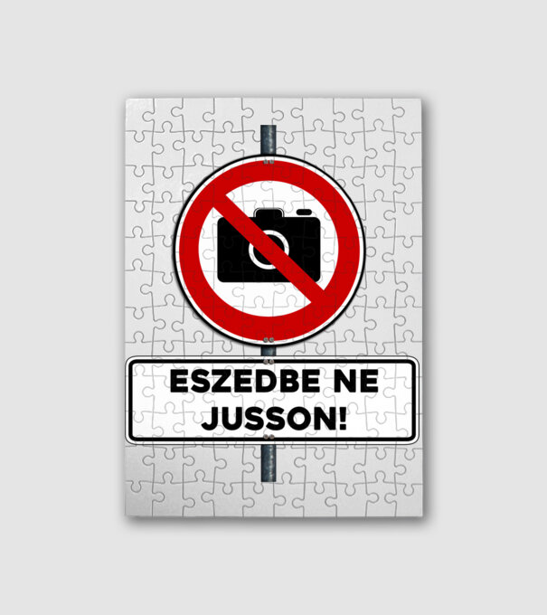  minta fehér pólón
