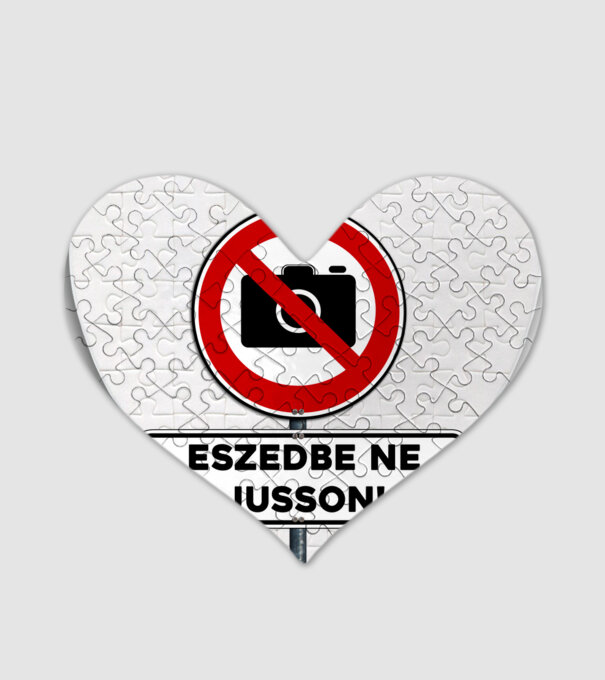  minta fehér pólón