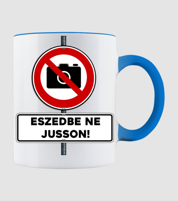  minta világoskék pólón